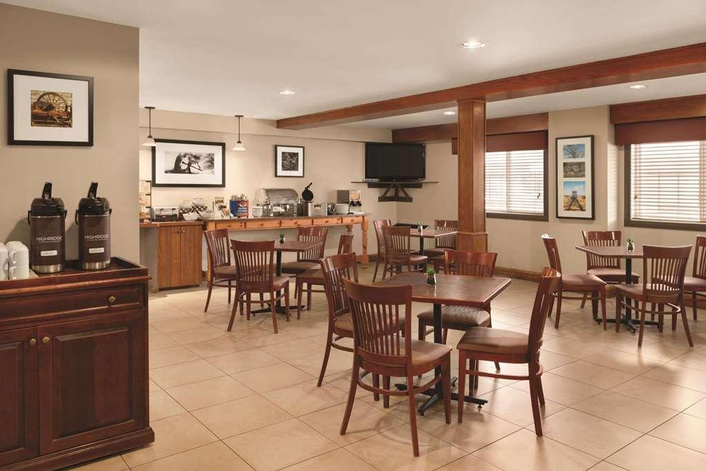 Country Inn & Suites By Radisson, Saskatoon, Sk Restaurant photo