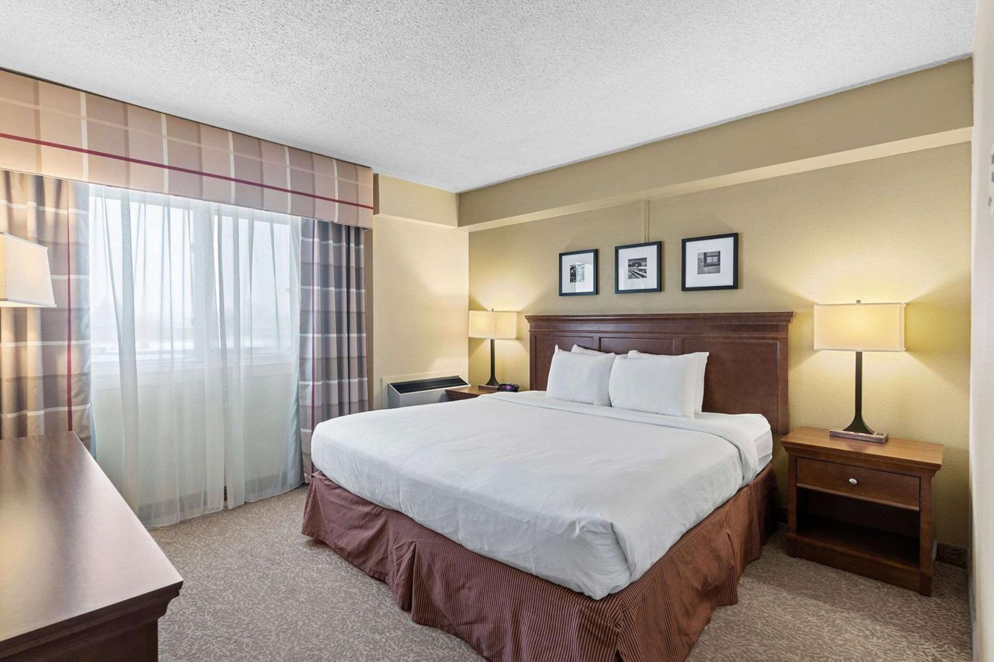 Country Inn & Suites By Radisson, Saskatoon, Sk Exterior photo